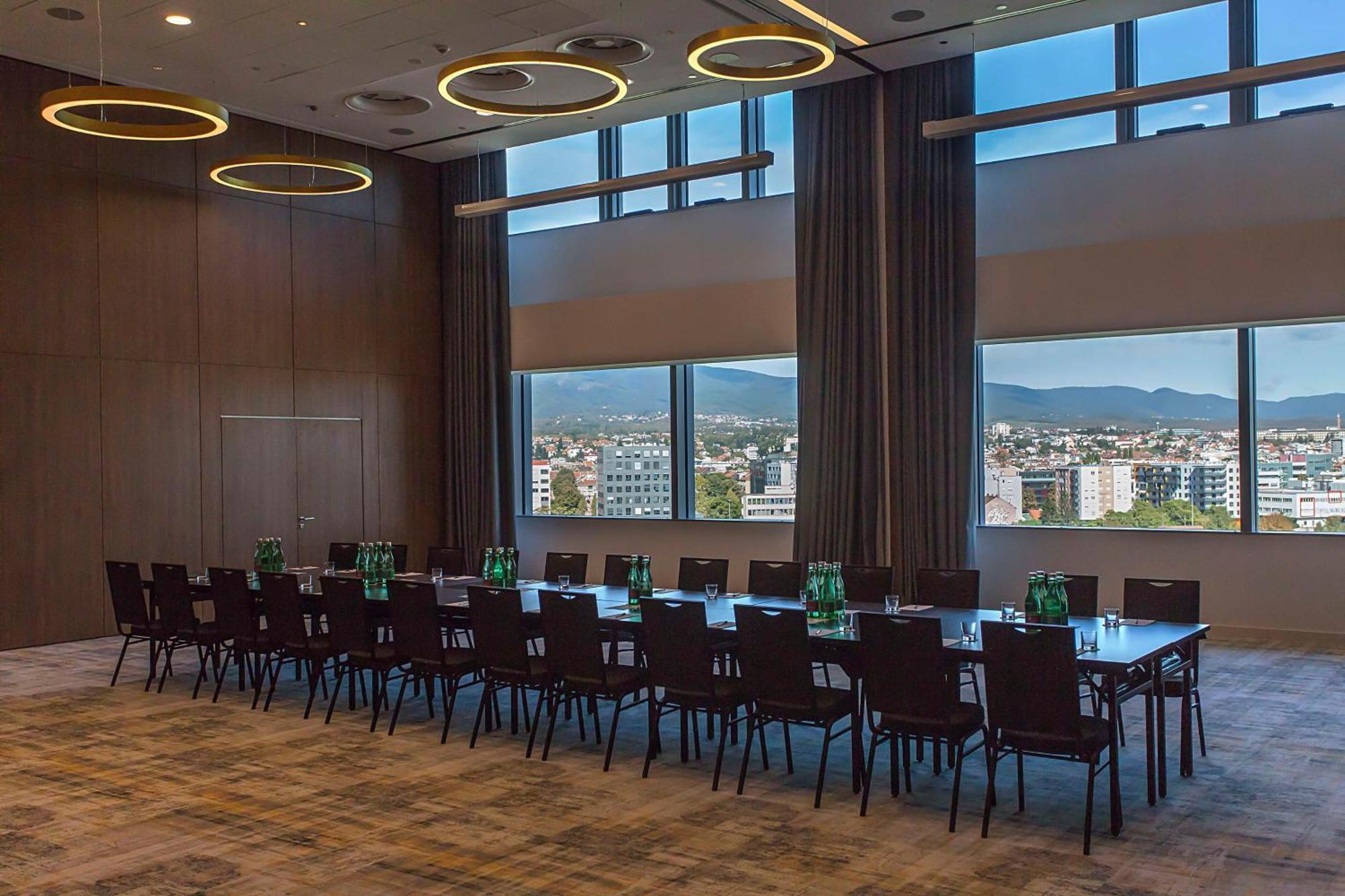 Hilton Garden Inn Zagreb - Radnicka Exterior foto